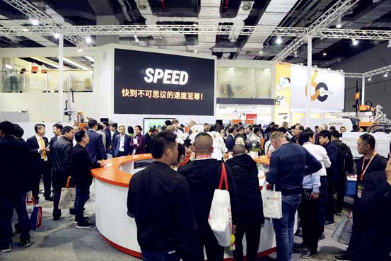 The jam-packed Chen Hsong booth in Chinaplas 2018